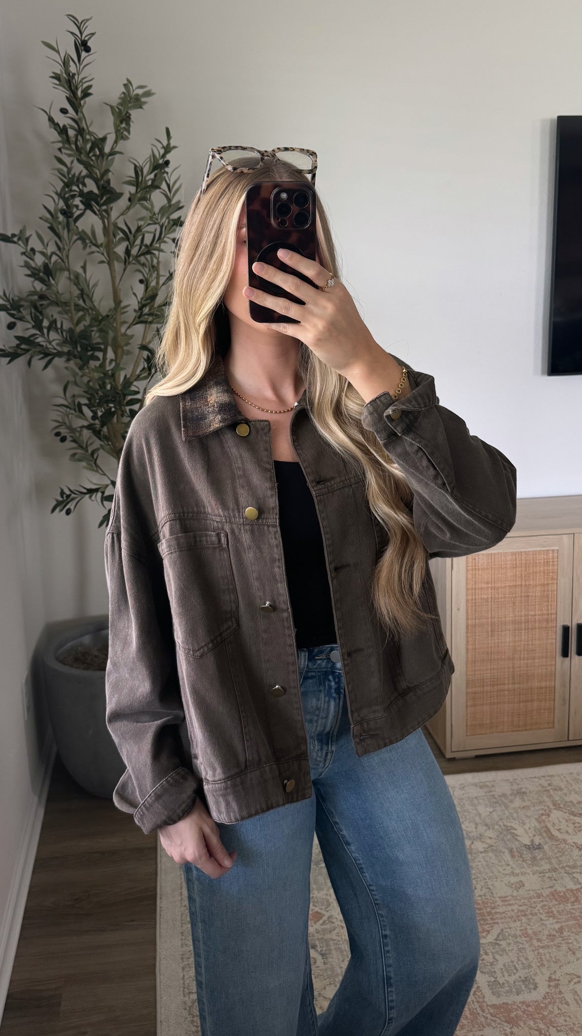 Vintage Wash Denim Jacket / Brown