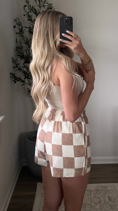 Checkered Shorts / Brown