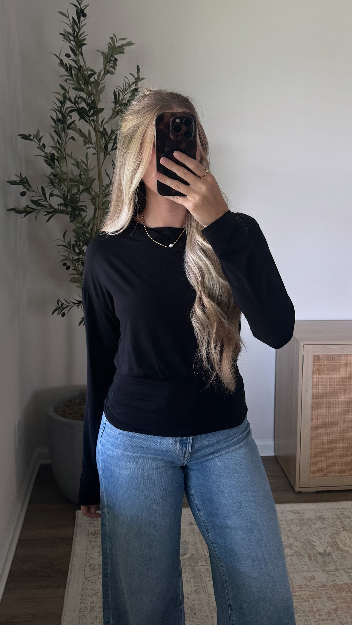 Hallie Long Sleeve Cinched Top / Black