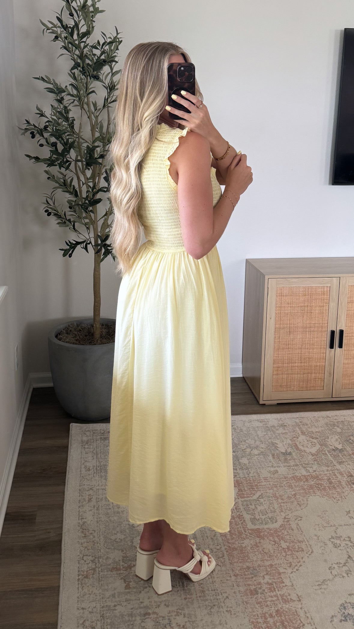 Sweetheart Smocked Midi Dress / Yellow