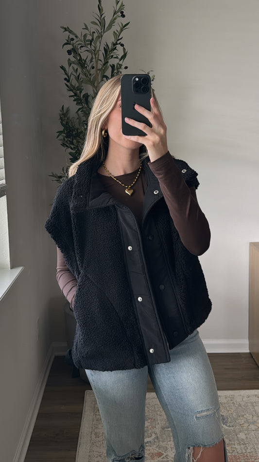 Oversized Sherpa Vest / Black