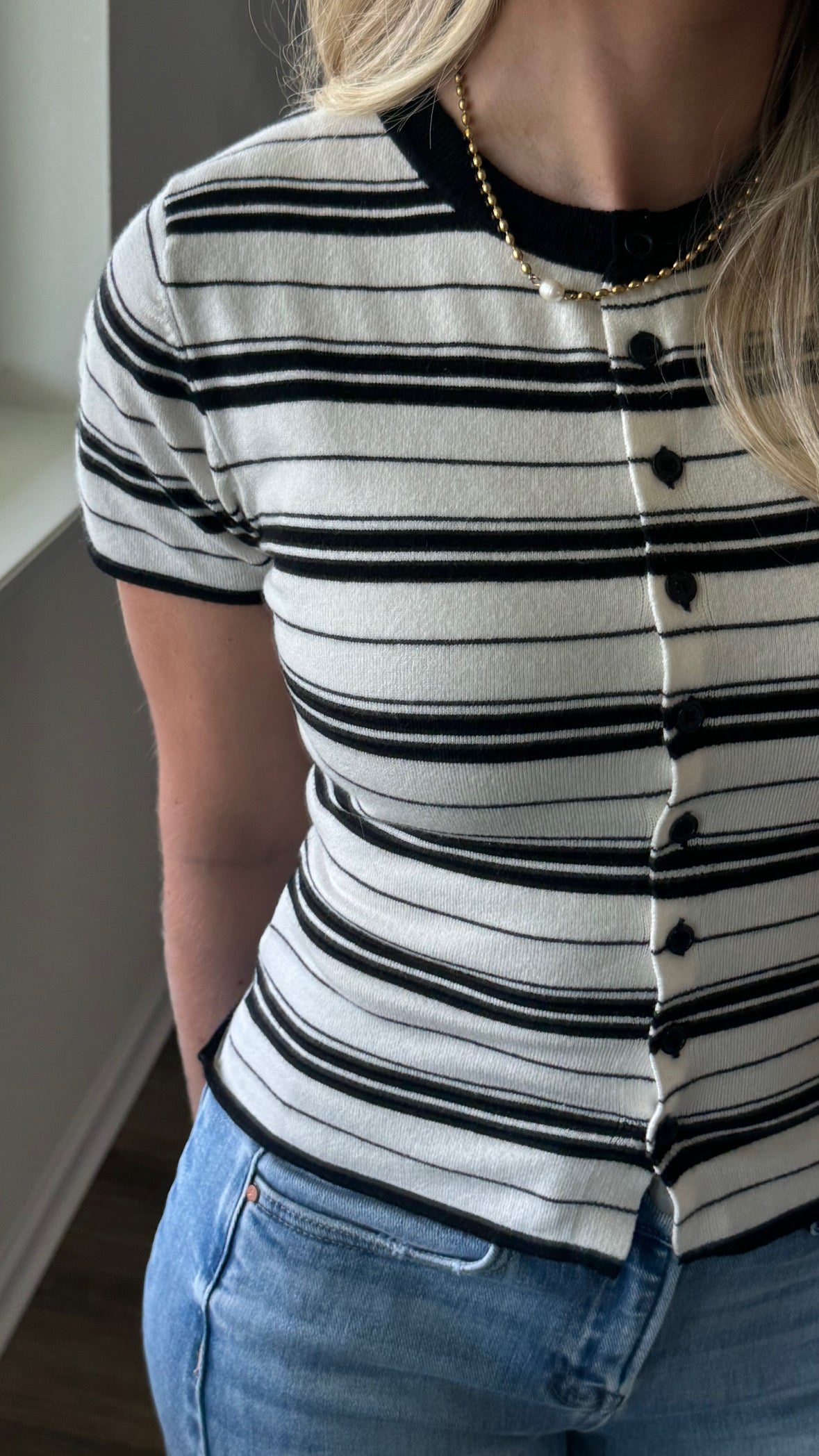 Short Sleeve Button Down Top / Black + White