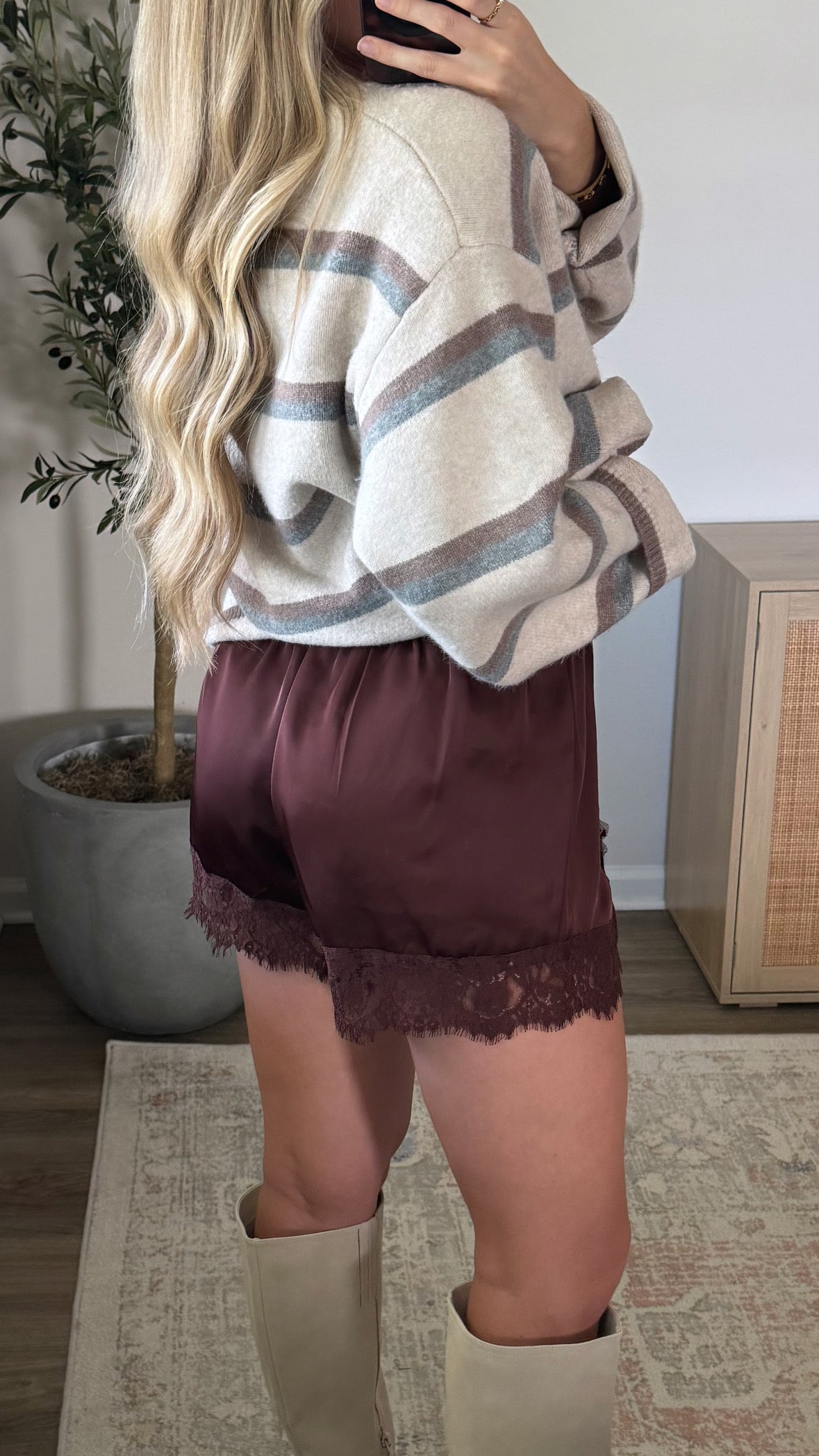 Lace Trim Satin Shorts / Brown