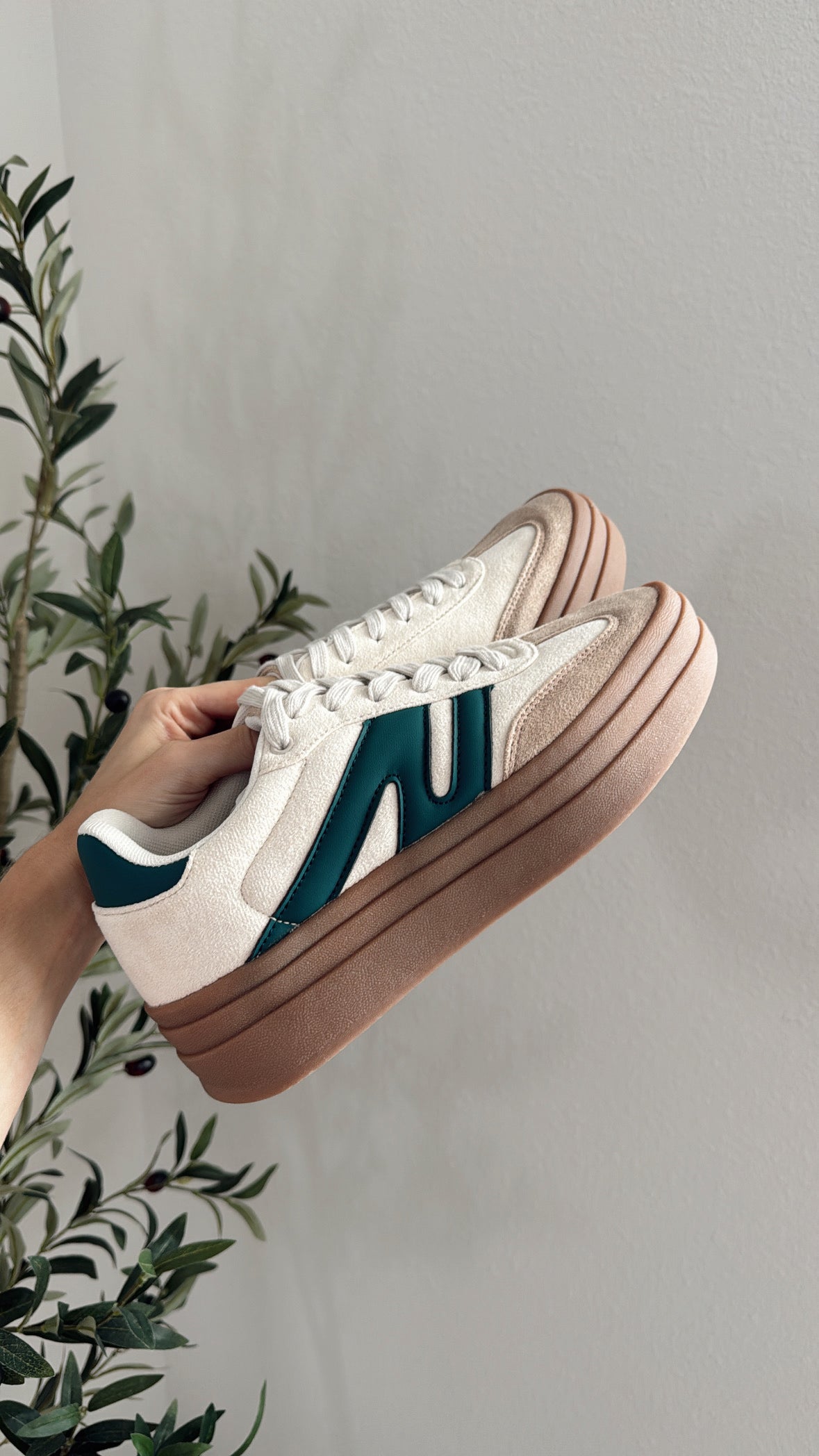 Platform Sneakers / Green + Beige