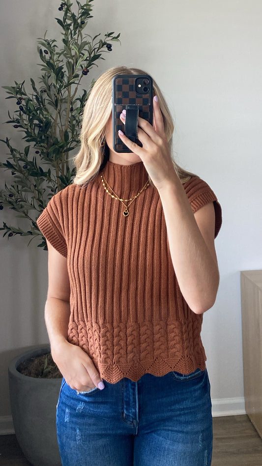 Scalloped Sweater Vest / Cinnamon