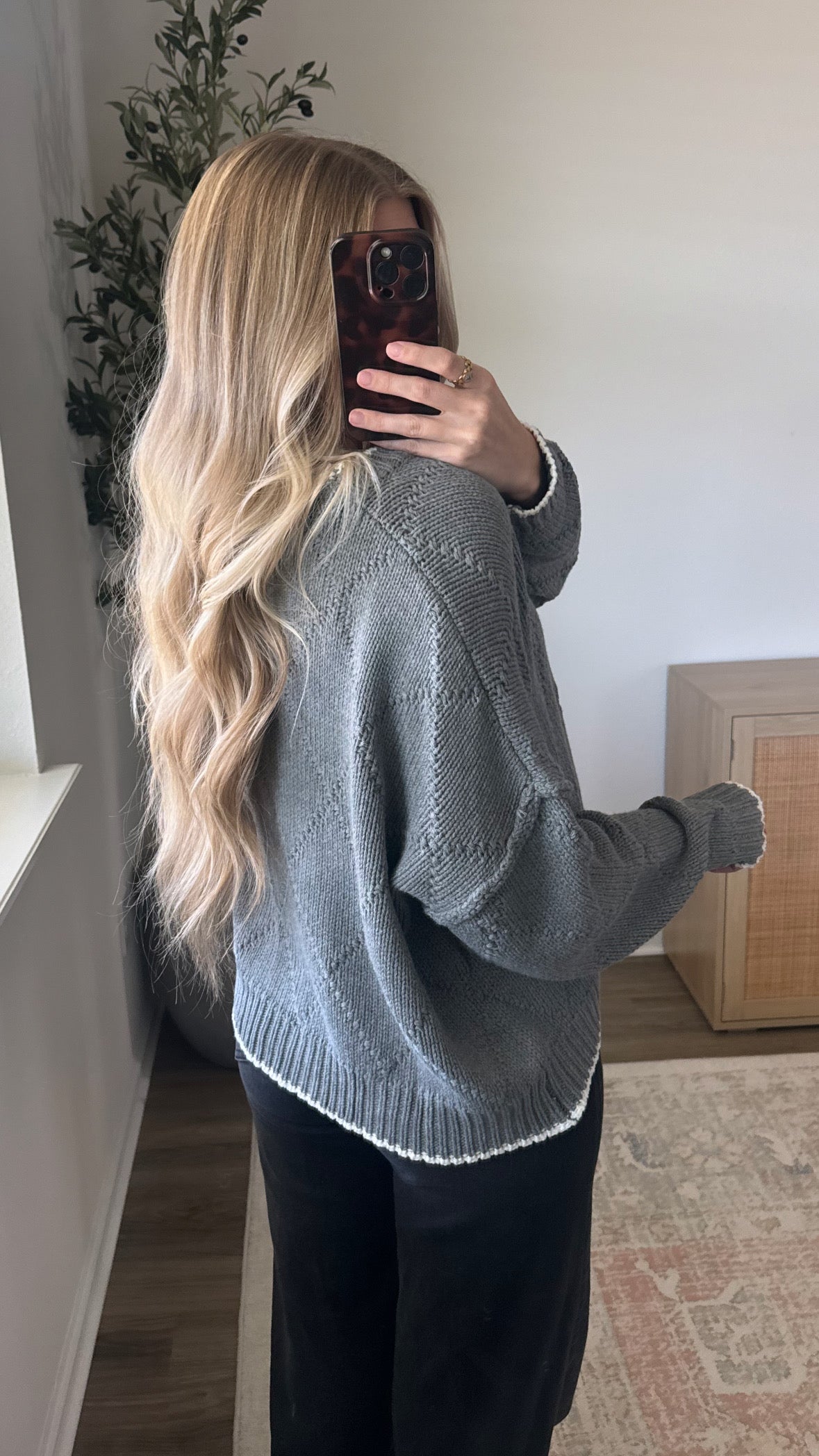 Diamond Knit Sweater / Grey