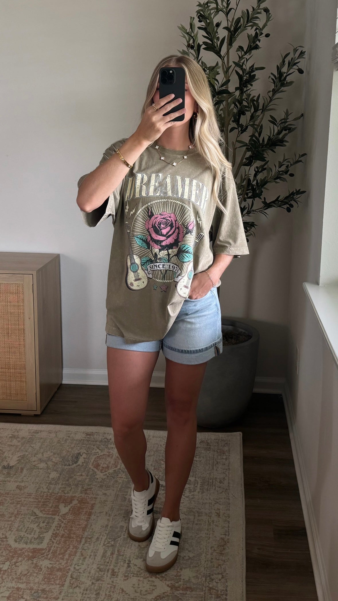 Rose Graphic Tee / Mocha