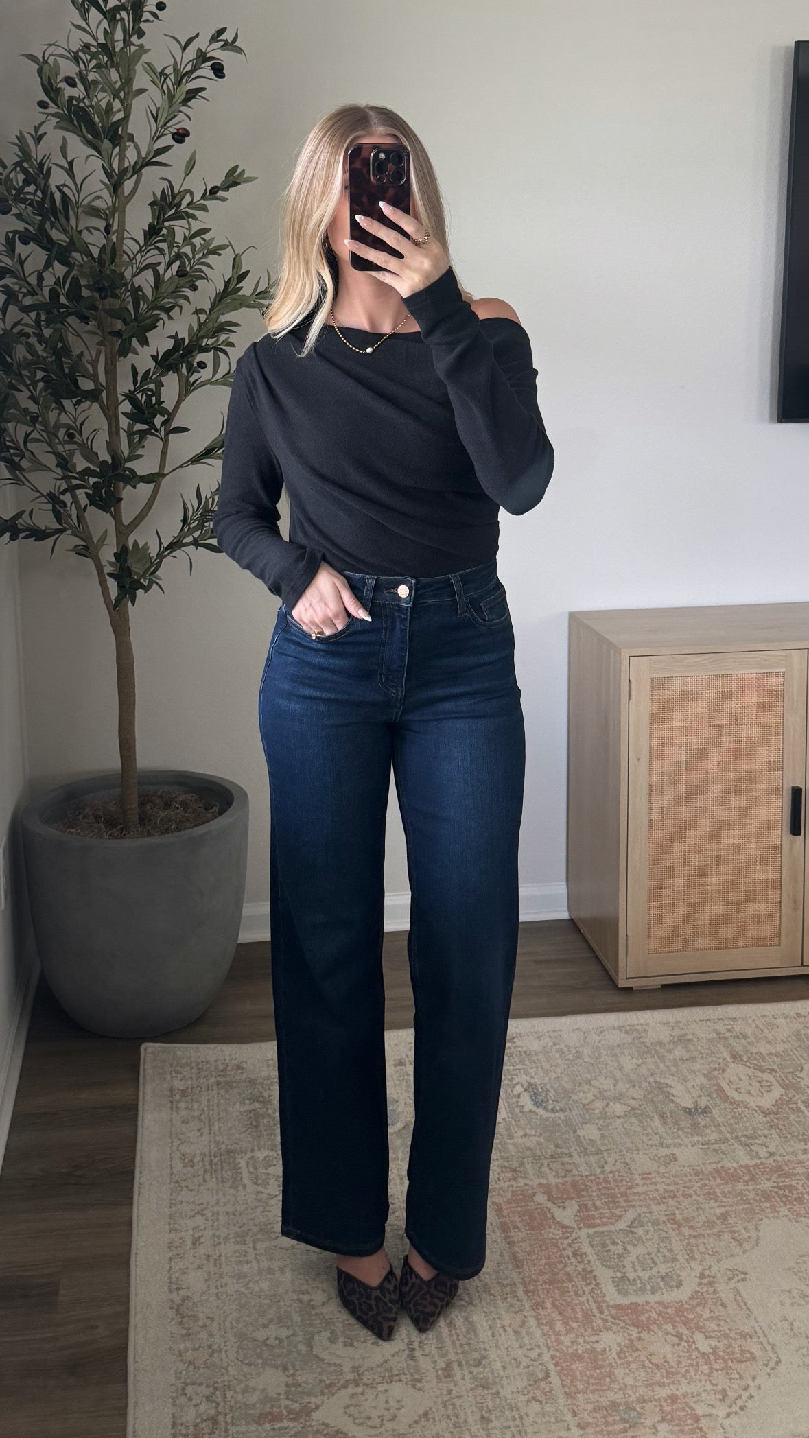 Off-Shoulder Knit Top / Ash Black