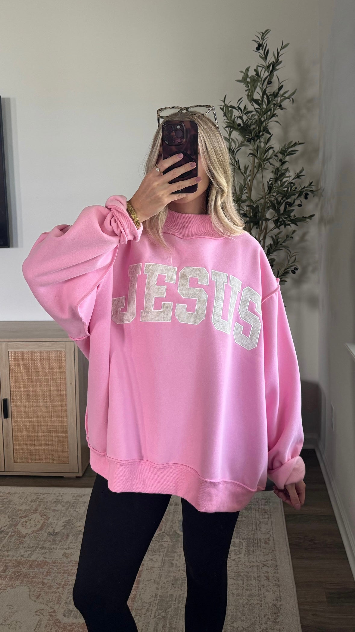 Jesus Embroidered Mock Neck Sweatshirt / Pink