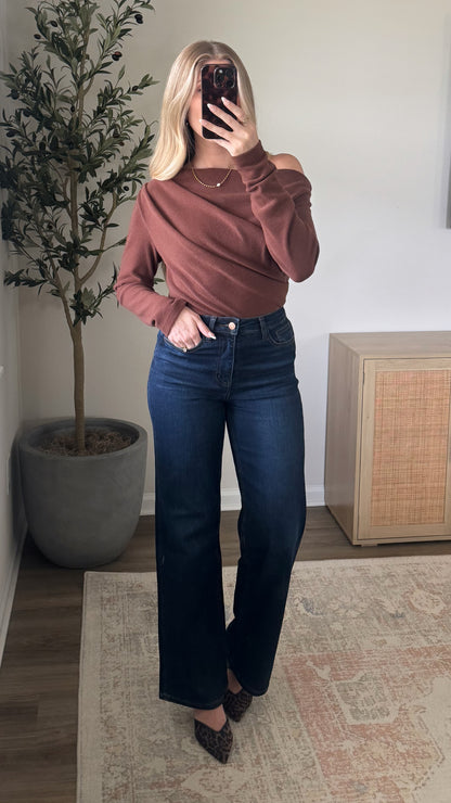 Off-Shoulder Knit Top / Hazelnut