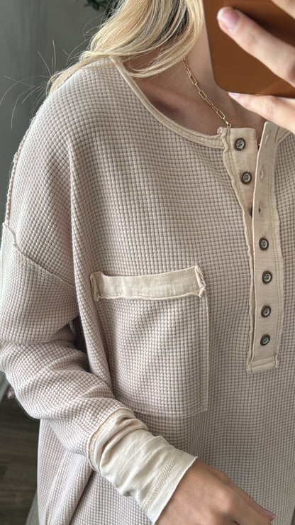 Contrast Henley / Oatmeal