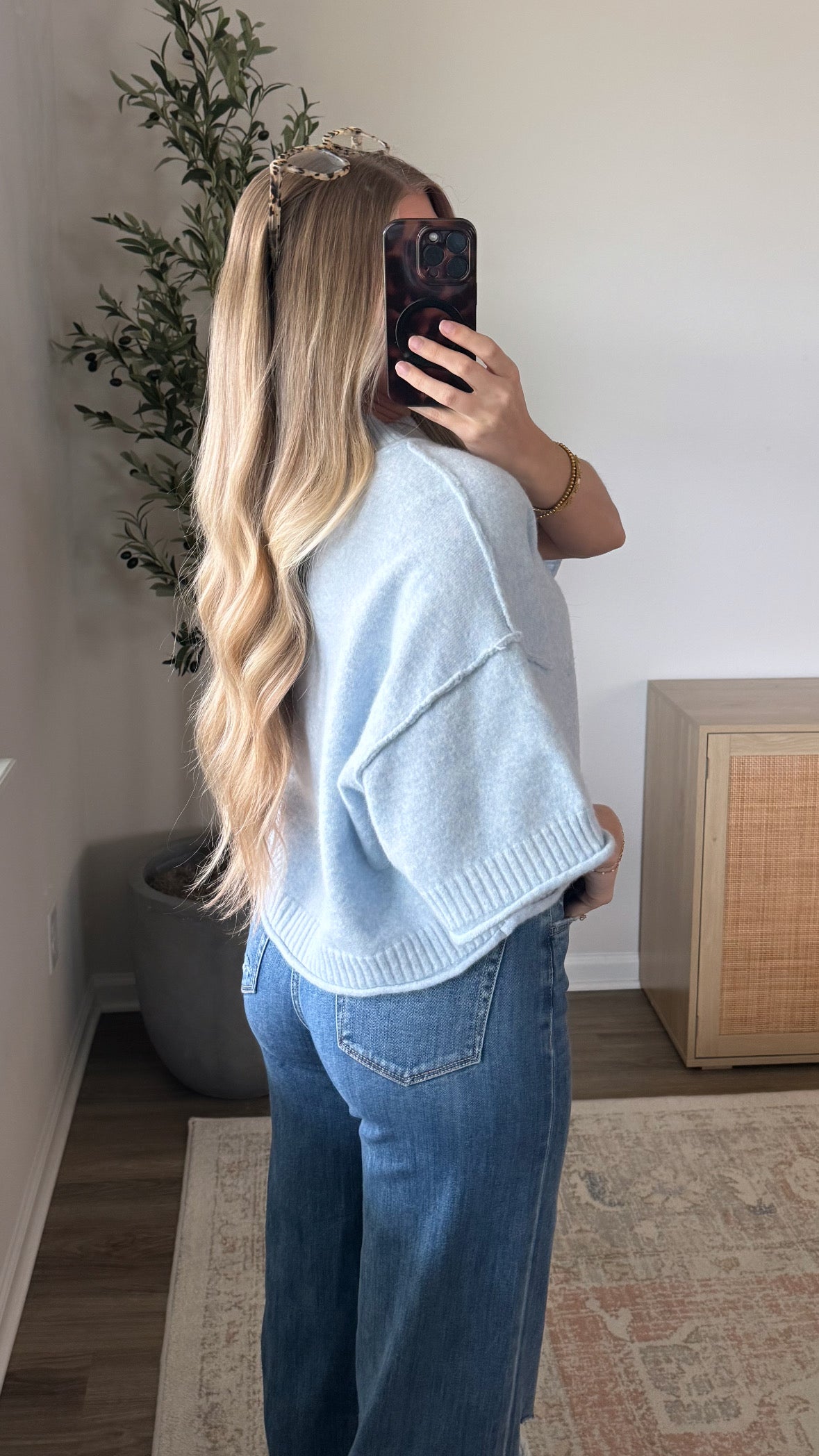 Daisy Short Sleeve Sweater / Light Blue