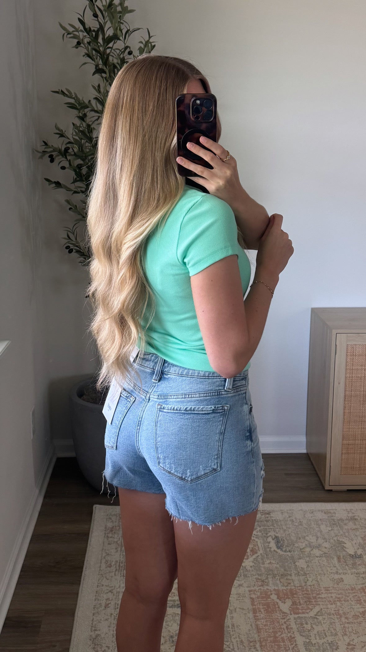 Skylar Comfort Denim Shorts / Light Wash