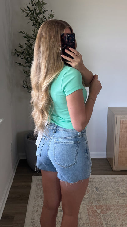Skylar Comfort Denim Shorts / Light Wash