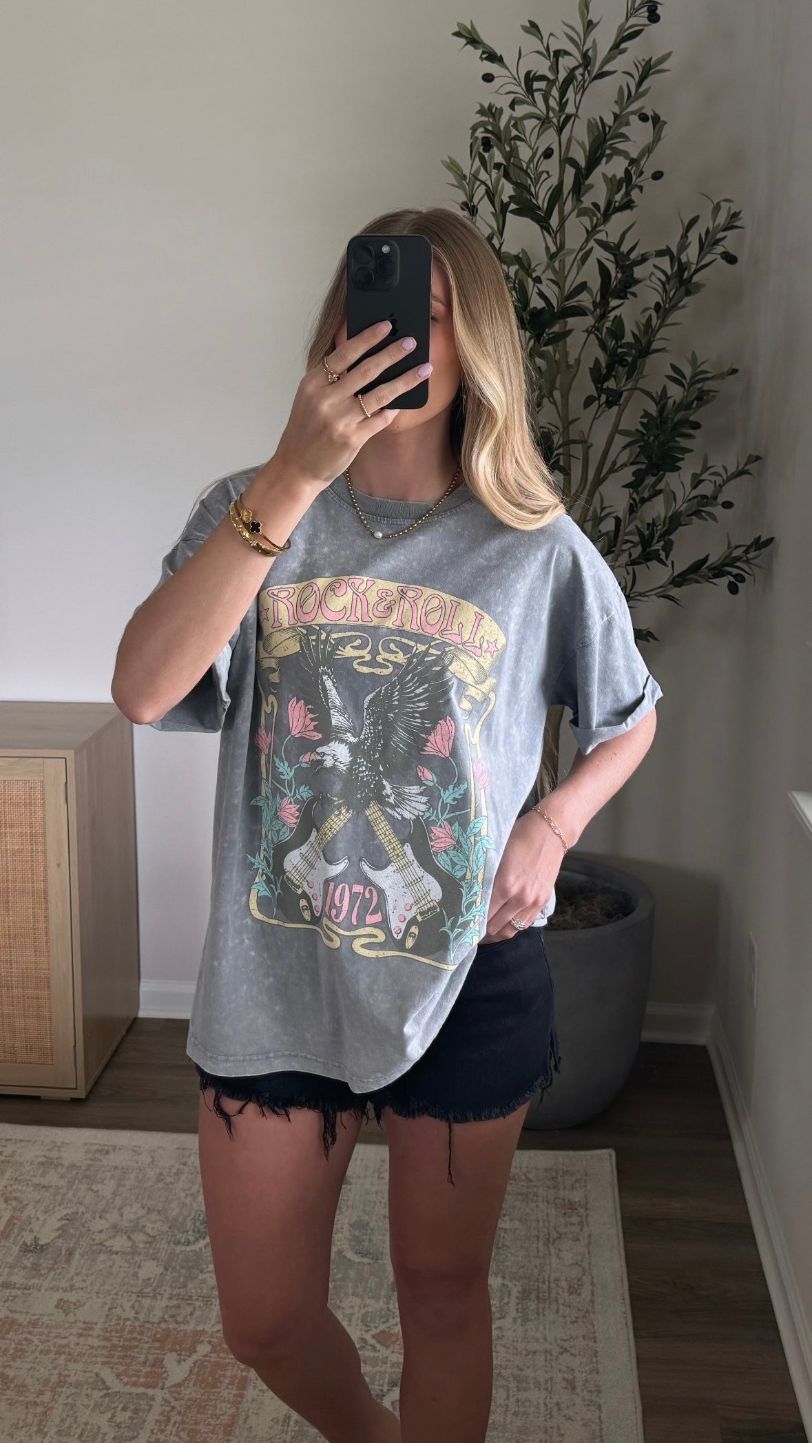 Cuffed Rock & Roll Graphic Tee / Grey