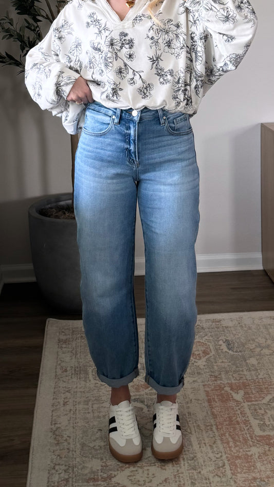 Emma Comfort Barrel Denim / Light Wash