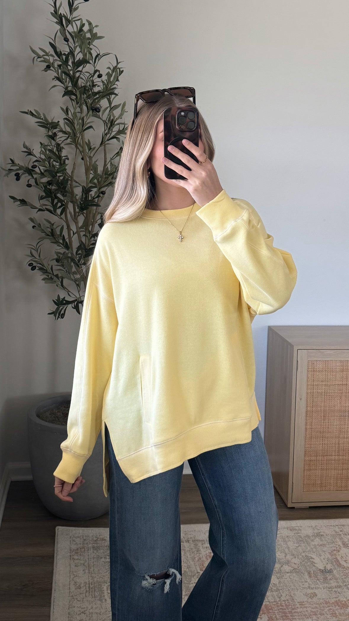 Contrast Stitched Pullover / Yellow