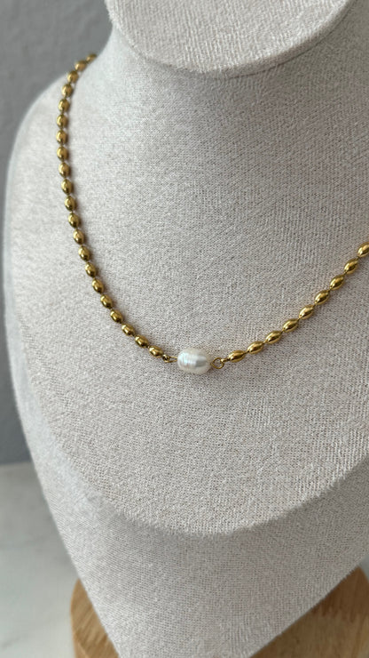 Dainty Pearl Necklace