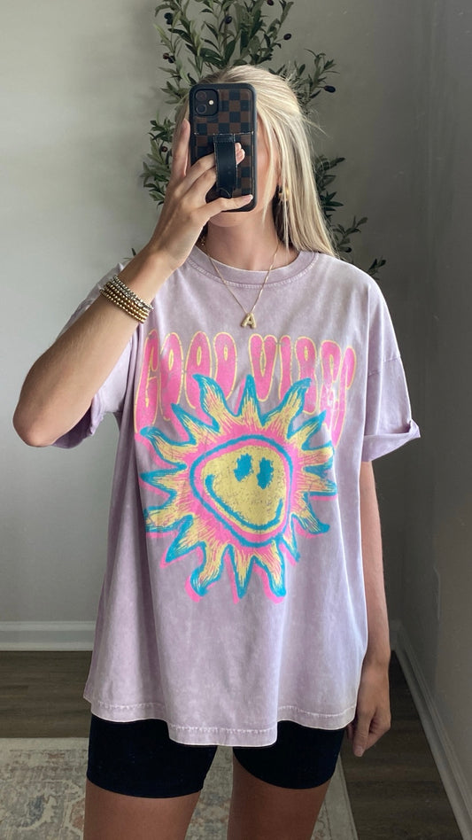 Good Vibes Cuffed Graphic Tee / Lavender