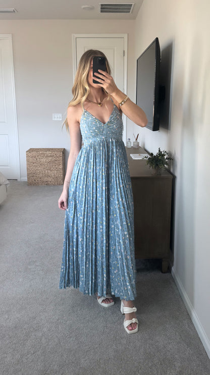 Pleated Maxi Dress / Blue