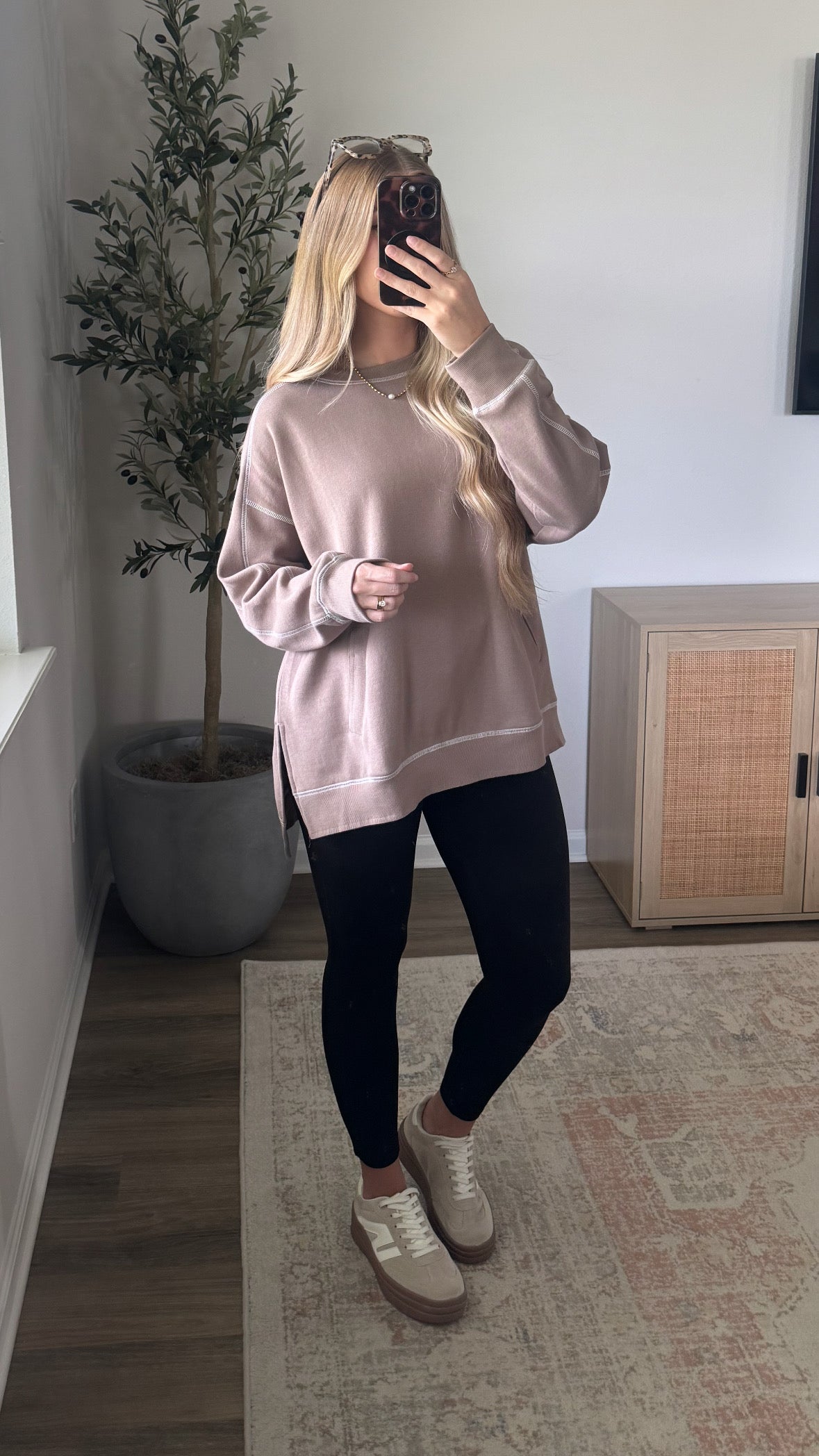 Contrast Stitched Pullover / Mocha