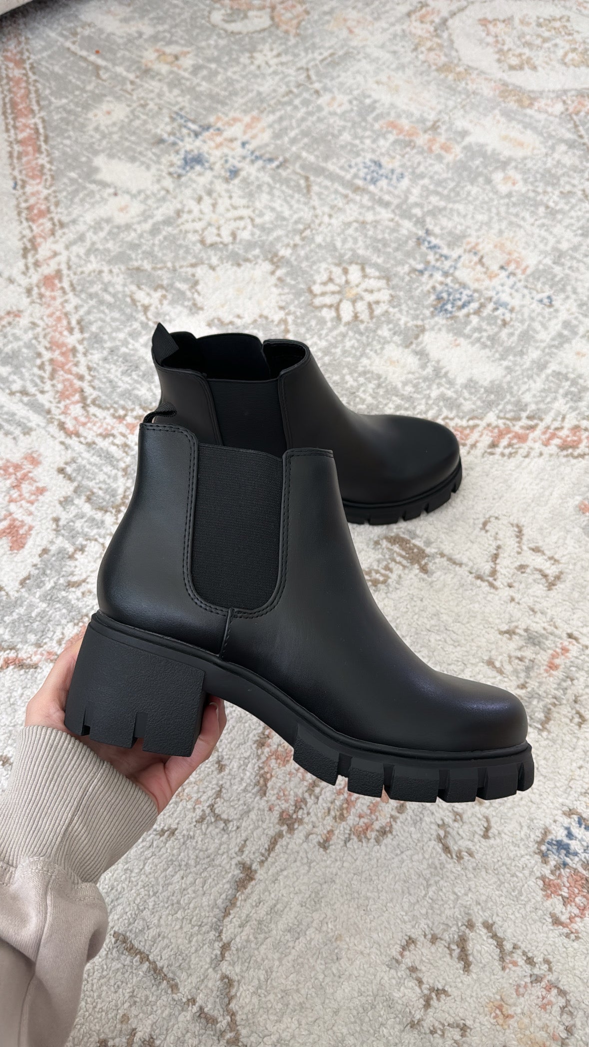 Chelsea Ankle Boot / Black â KAE Clothing