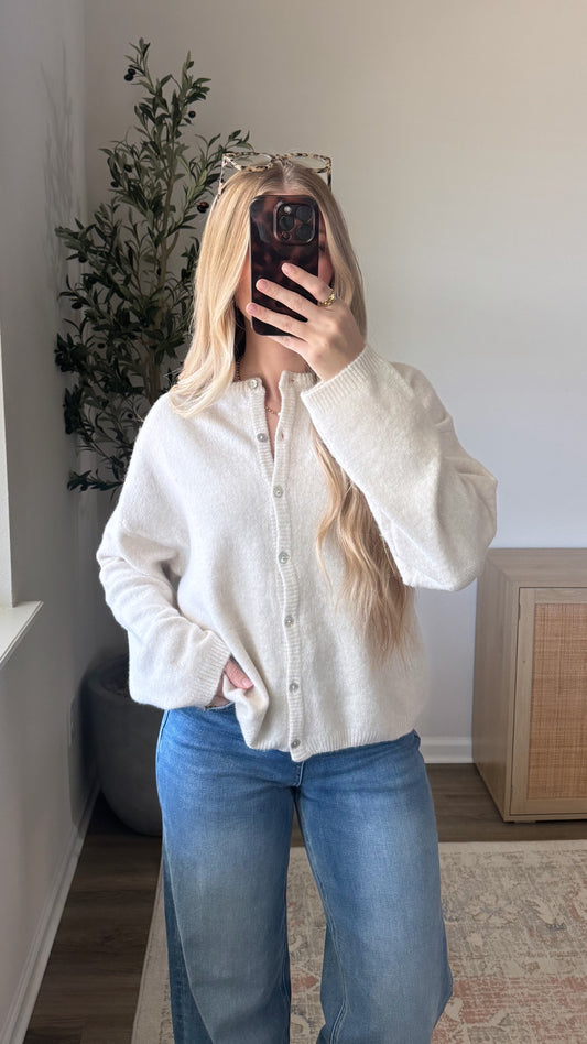 DOORBUSTER! Button Down Cardigan / Cream