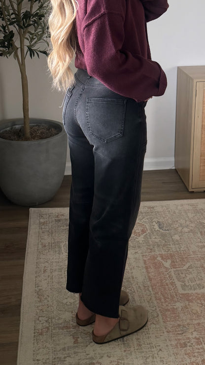 PREORDER - 10/9 Kate Barrel Jeans / Washed Black