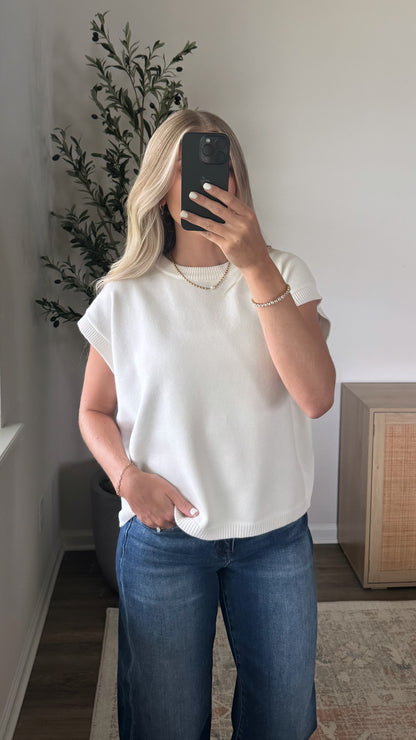 Classic Sweater Vest / Ivory