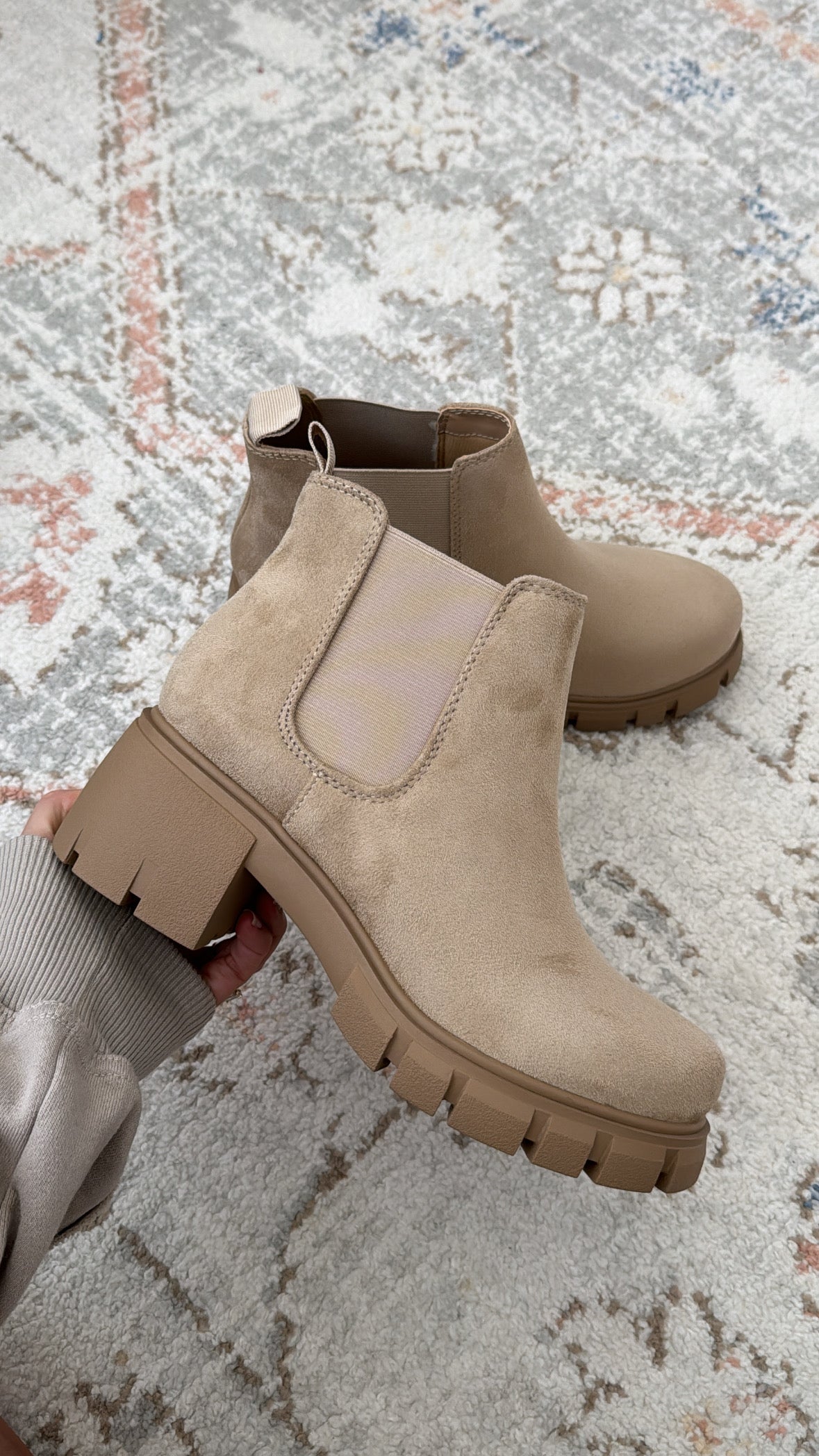 Chelsea Ankle Boot / Tan