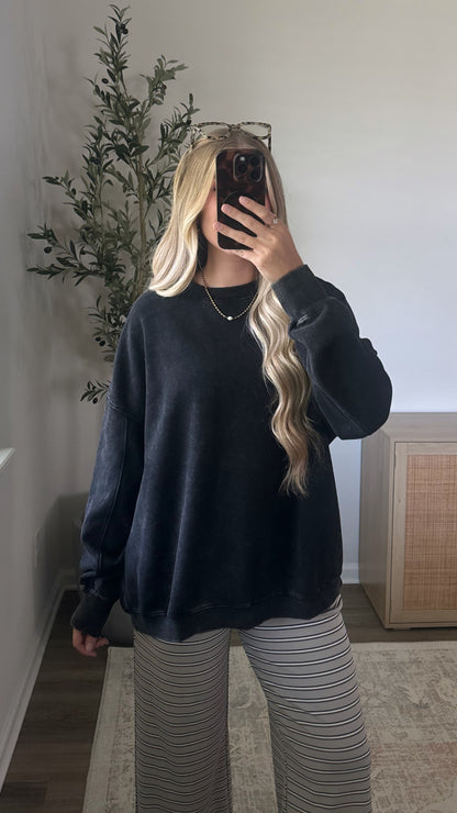 Sunday Crewneck Sweatshirt / Washed Black