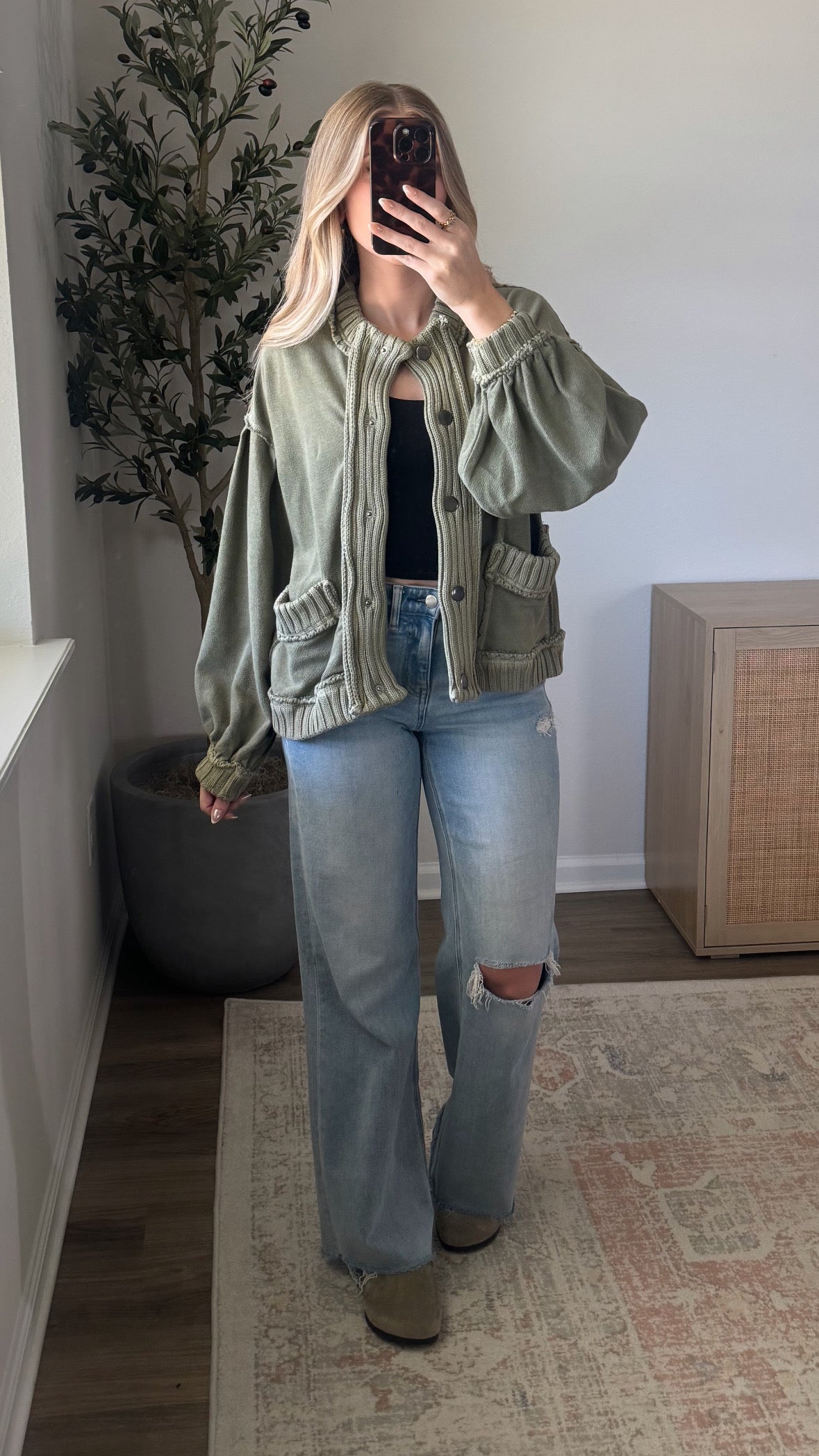 Ella Button Down Cardigan / Olive Green