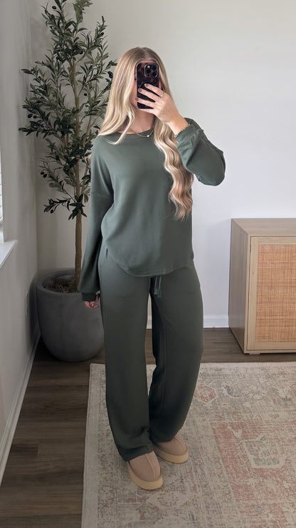 PREORDER (estimated to ship 10/26) - Lux Lounge Long Sleeve Set / Olive