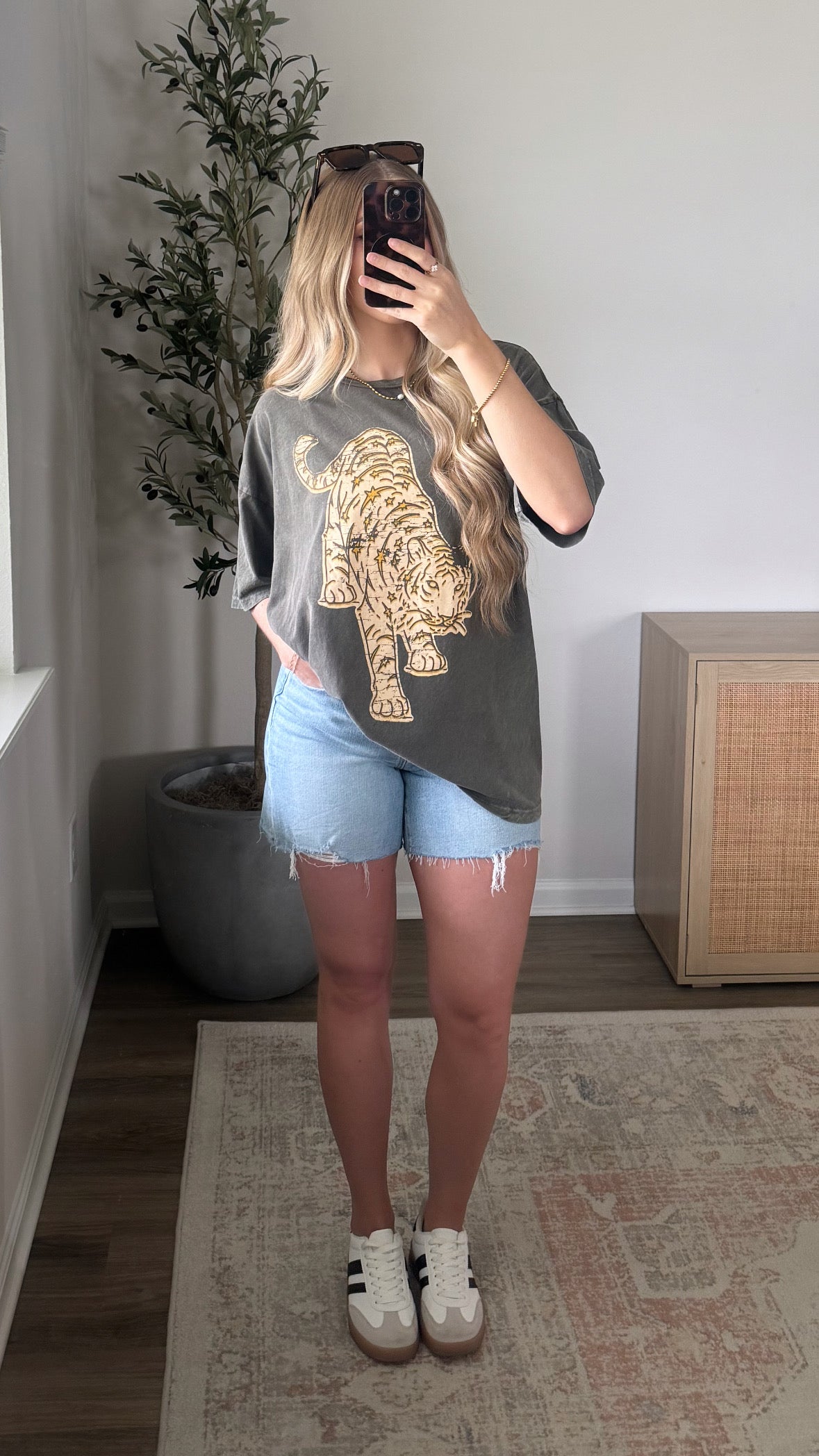 Drawstring Mom Short / Light Wash
