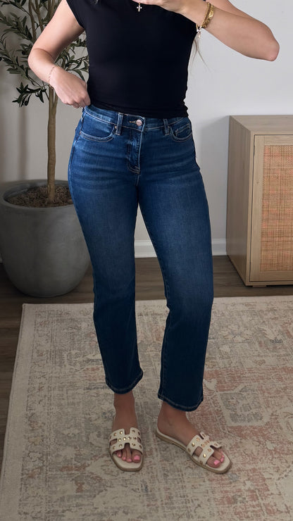 Chelsea Comfort Denim / Dark Wash