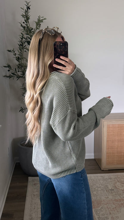 Ribbed Striped Henley Sweater / Light Green
