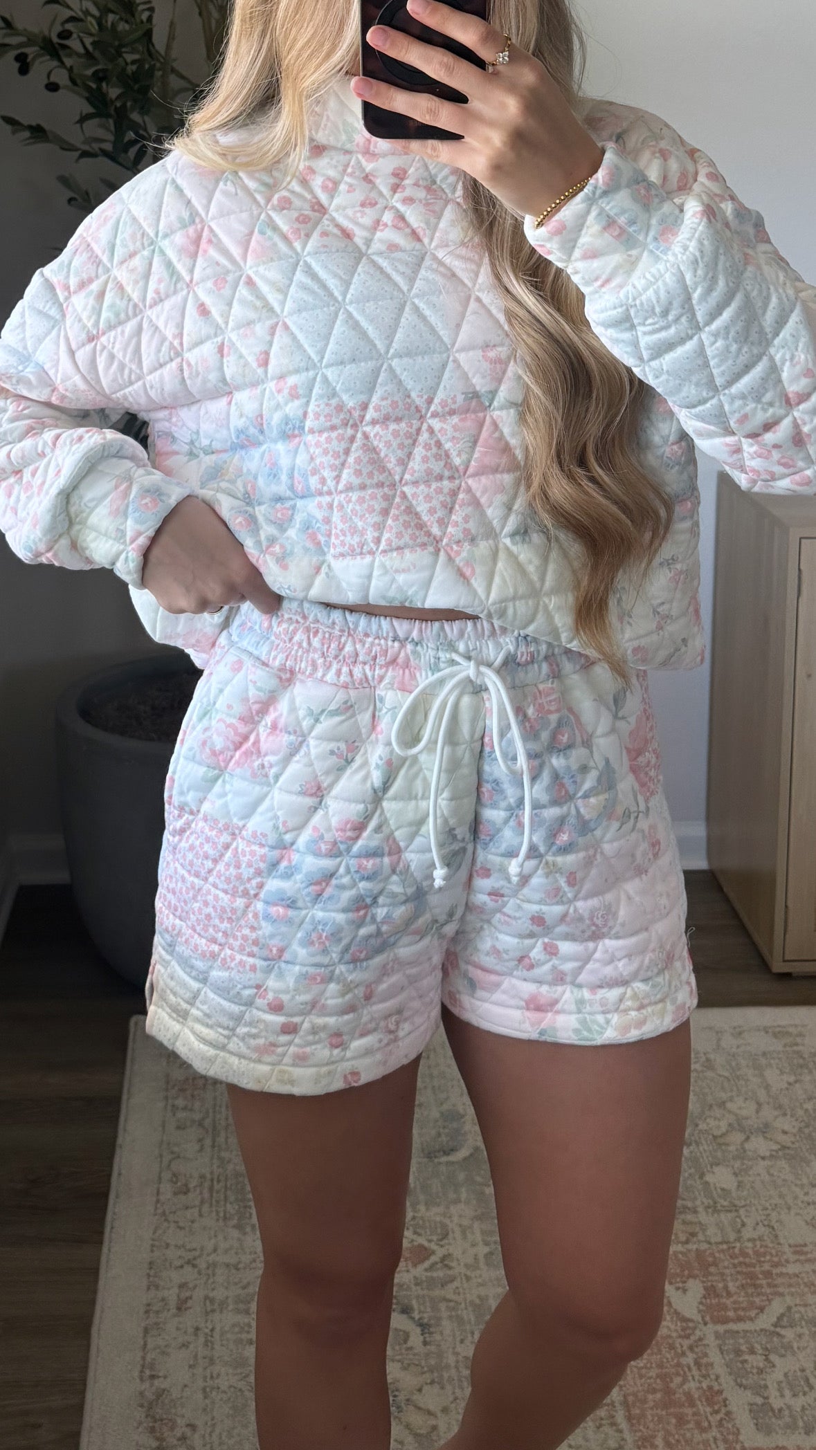 Quilted Floral Shorts / Pink