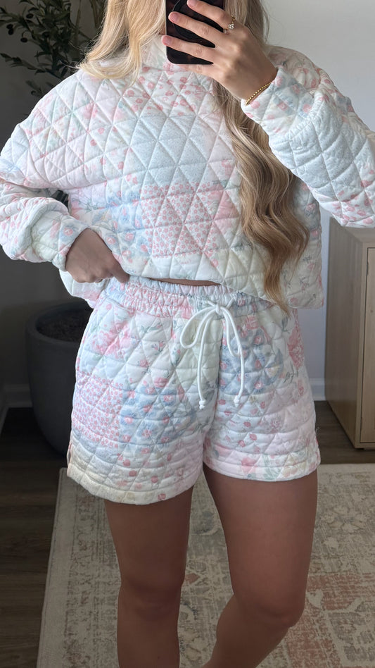 Quilted Floral Shorts / Pink