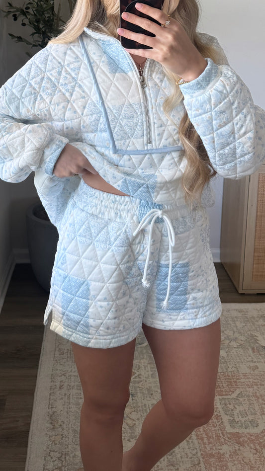 Quilted Floral Shorts / Blue