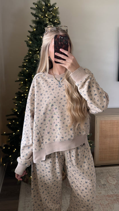 Floral Dreams Pullover / Beige