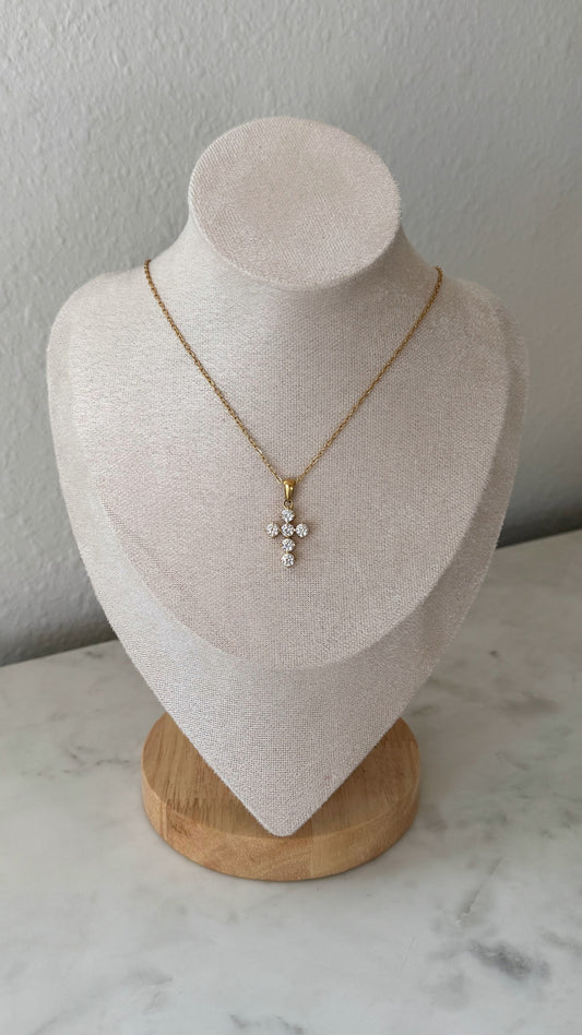 Cross Necklace / Non-Tarnish