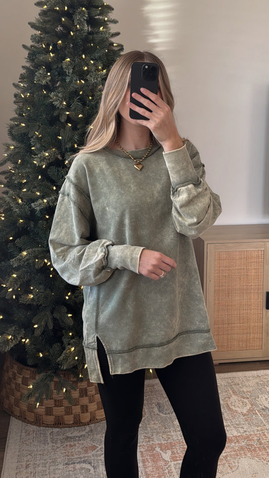 Claire Acid Wash Pullover / Olive