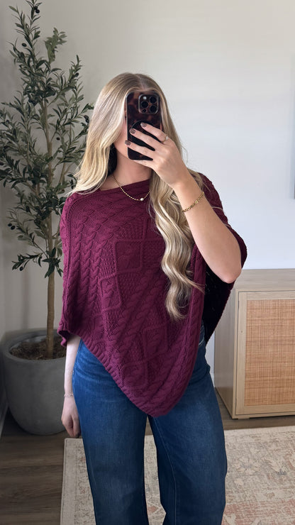 Cable Knit Poncho / Burgundy
