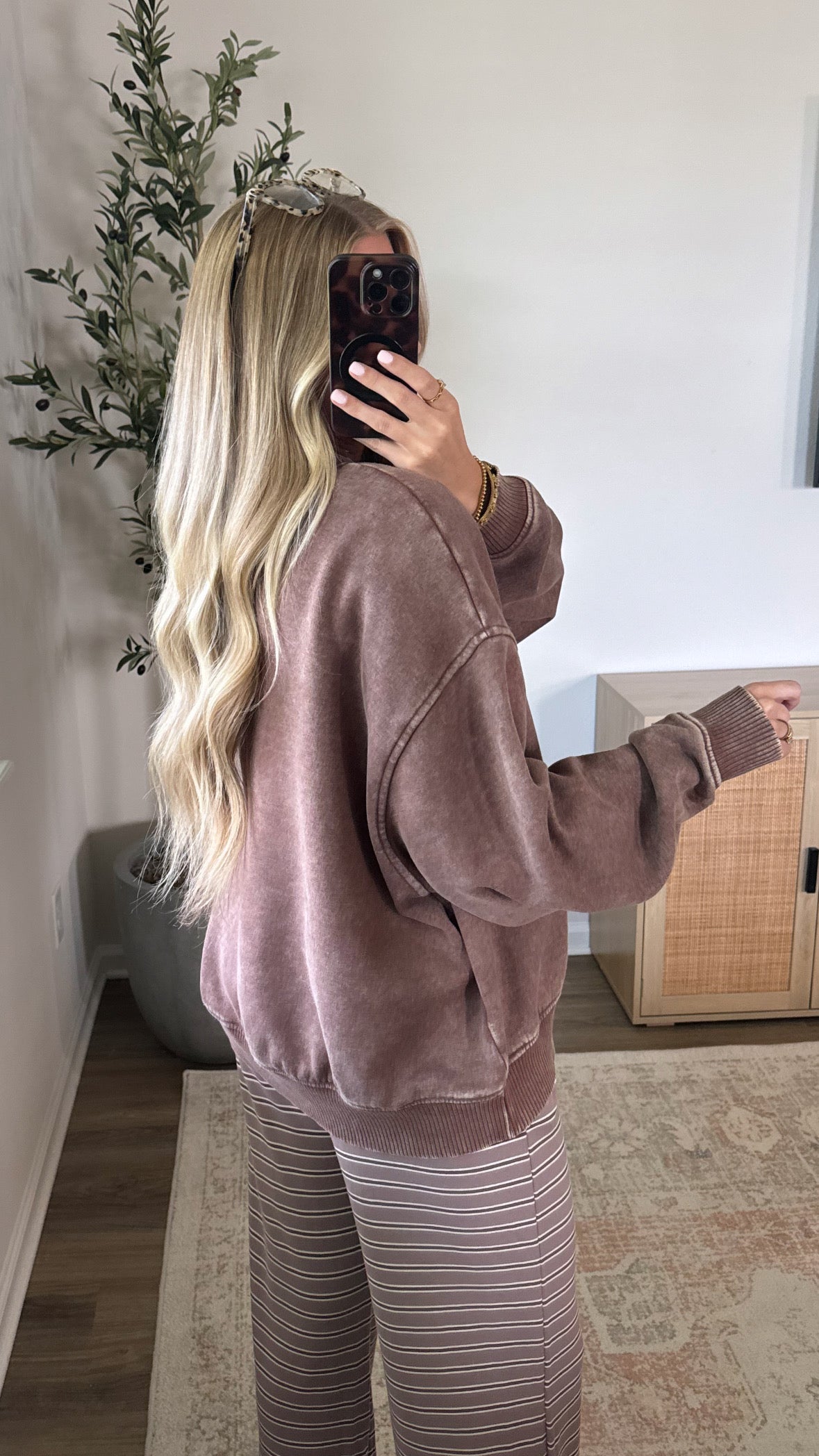 Cozy Fleece Pullover / Dark Brown