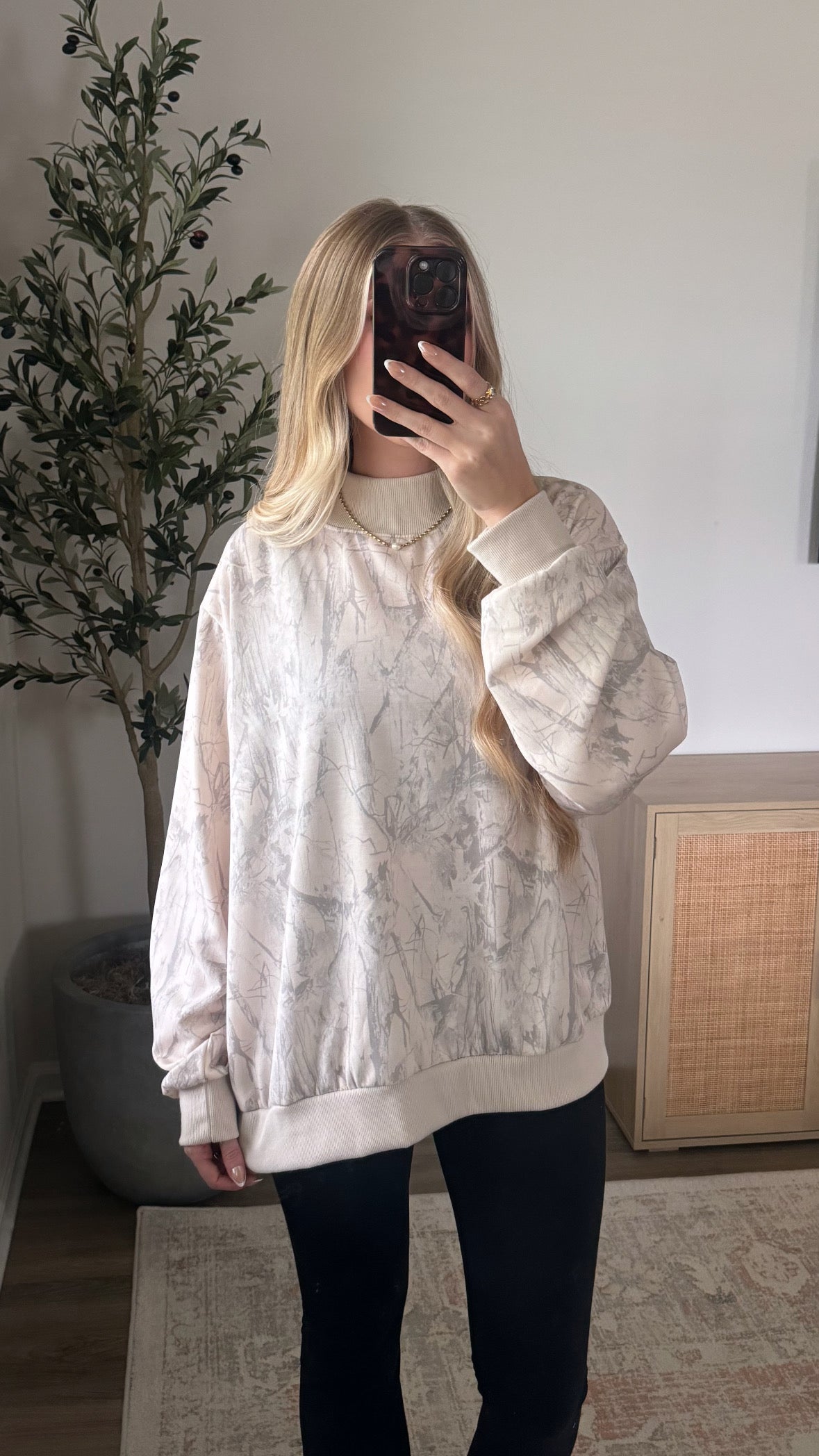 Camo Mockneck Sweatshirt / Grey