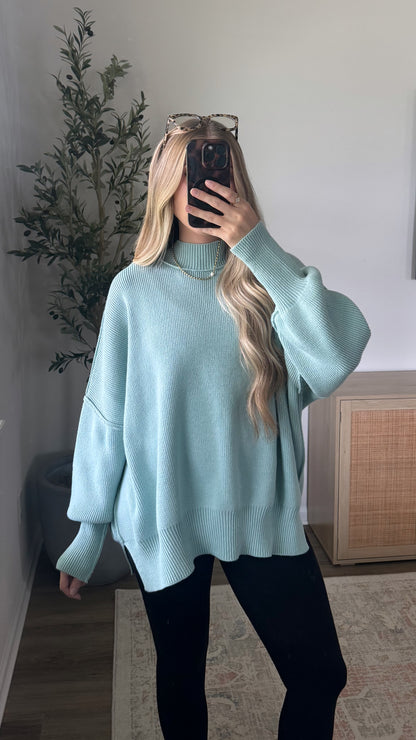 Oversized Essential Knit / Ice Blue