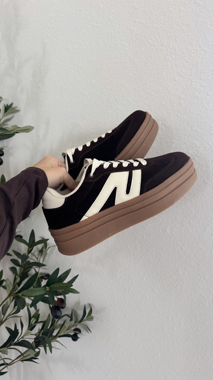 Platform Sneakers / Brown