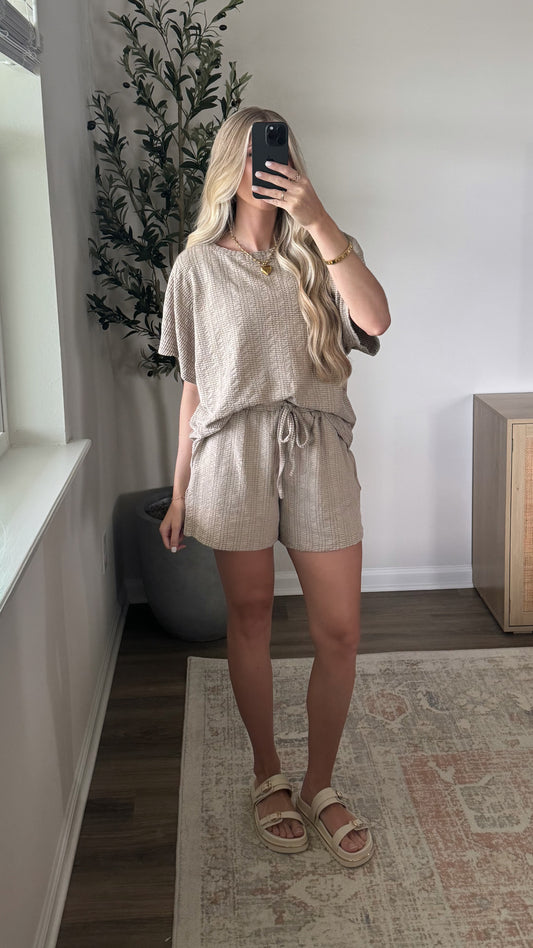 Textured Shorts Set / Taupe