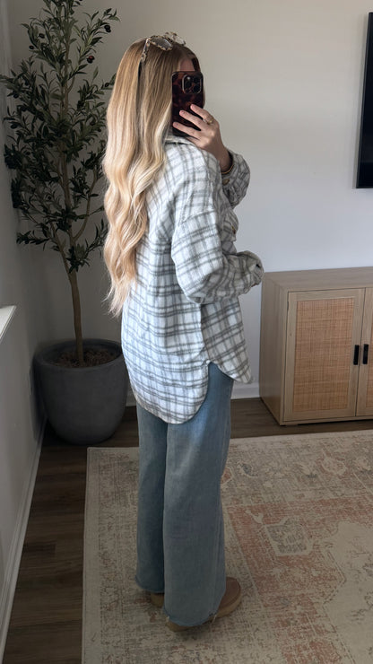 Plaid Shacket / Light Grey