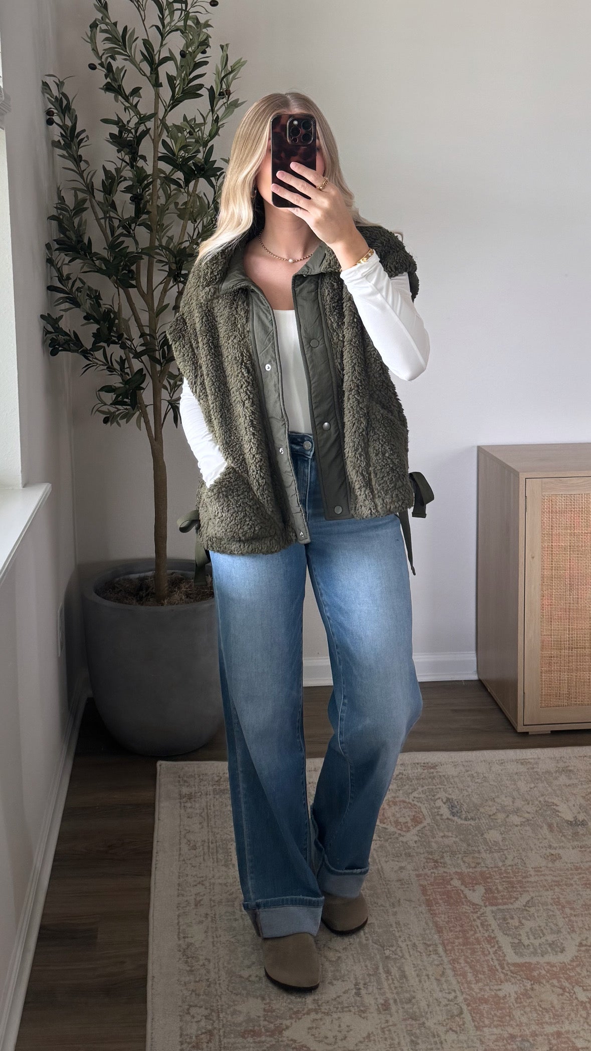 Side Tie Sherpa Vest /  Olive